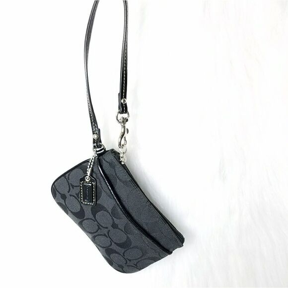 Coach wristlet  - Picture 2 of 8